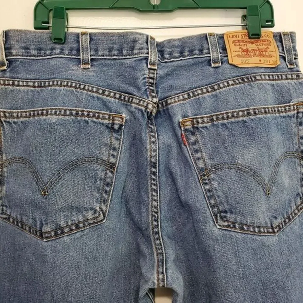 Levi's 505 Regular Fit Men's Jeans Blue‎ Size 38x32 (34x31) Medium Wash